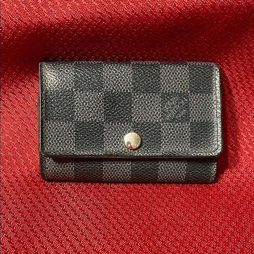Louis Vuitton Black and Gray Checkered Key Holder